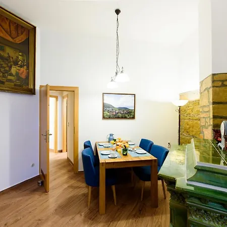 Burg Im Zwinger Apartment *